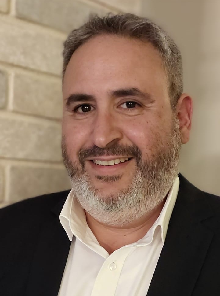 אבי מקייס